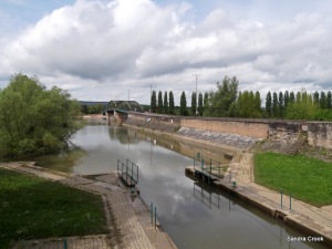The lock which normally drops several feet from the Canal onto the Saone.
